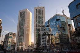 Image du Maroc Professionnelle de  Le Casablanca Twin Center est situé sur le Boulevard Zerktouni, ce quartier fait partie du centre moderne de la ville,  Mardi 23 Décembre 2008. (Photo / Abdeljalil Bounhar) 